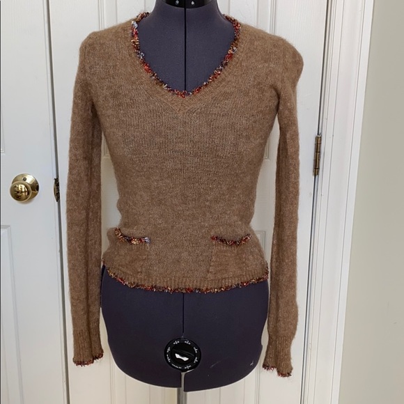 Women’s Sweater - Picture 1 of 5